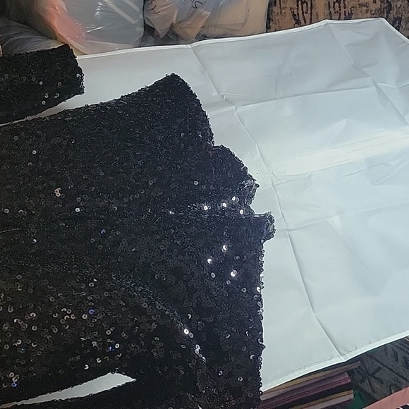 Sequined long sleeved/shorts romper - Picture 5 of 7